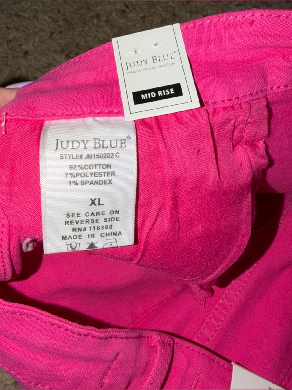 NWT JUDY BLUE MID RISE HOT PINK RAW HEM BUTTON UP STRETCH SHORTS / SIZE XL - Picture 6 of 6